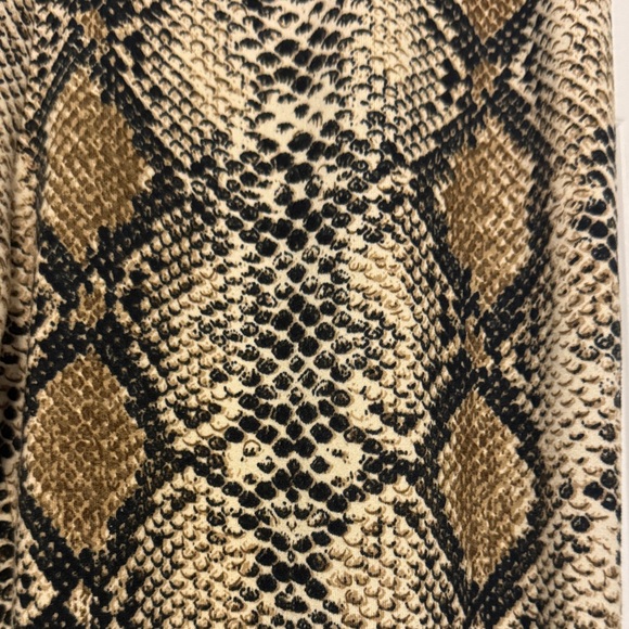 Entro Snake-print Patterned flare leg bellbottoms - Picture 5 of 6